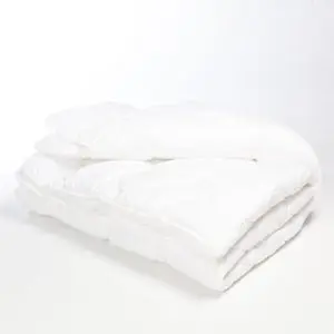 Uniquu valkoinen Pehmox peitto.